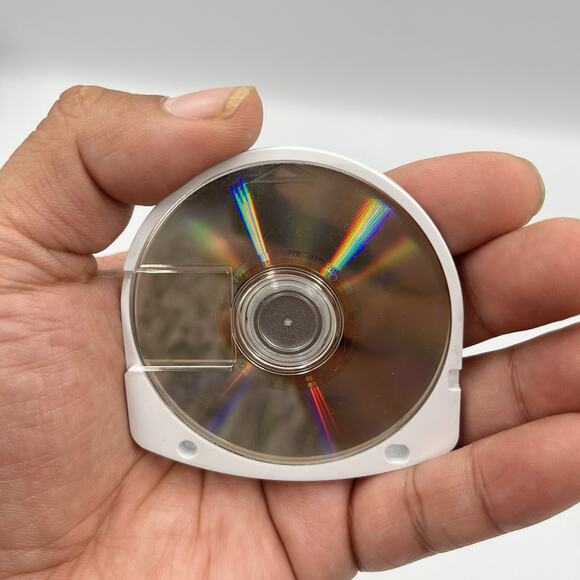 Family Guy Video Game UMD Disc Only (SONY PSP 2006) - Picture 3 of 3